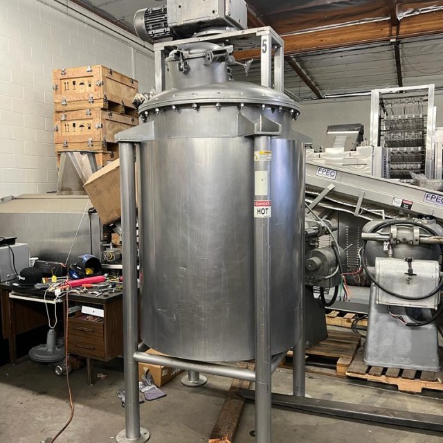 STAINLESS STEEL - DOUBLE JACKETED - DOUBLE AGITATION CHILLING TANK